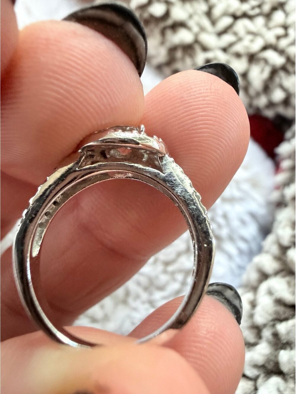 Fragrant Jewels Silver Halo Split Shank Ring Size 5 Clear Round Stone - Picture 5 of 5